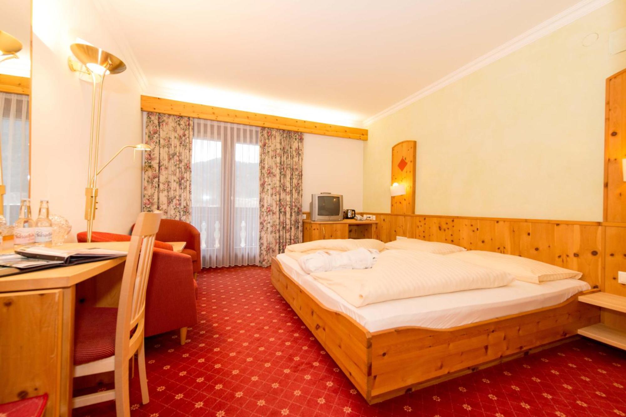 Lacus Hotel Am See Weissensee Εξωτερικό φωτογραφία